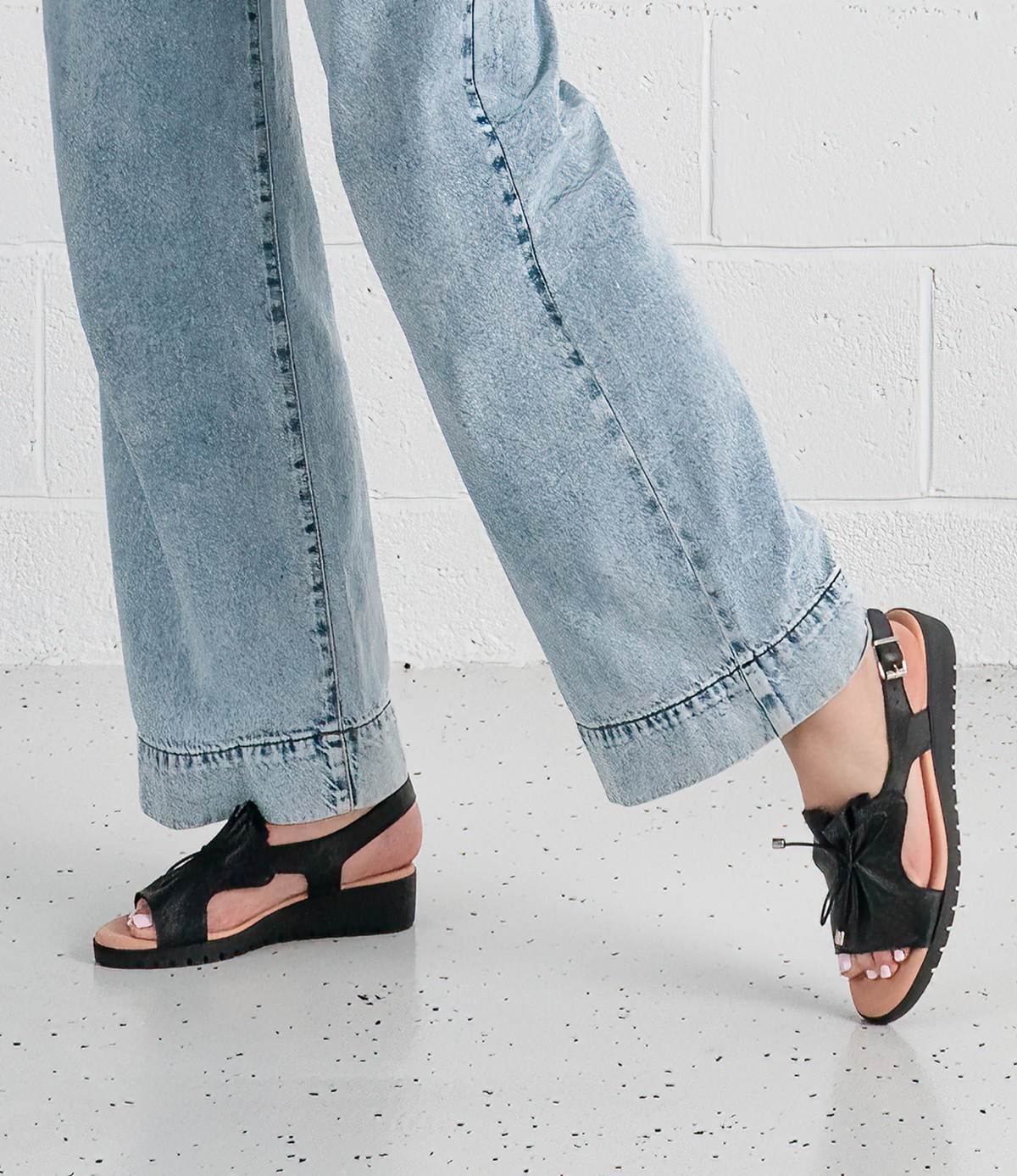 Malika Black Leather Sandals - DJANGO AND JULIETTE | Shouz