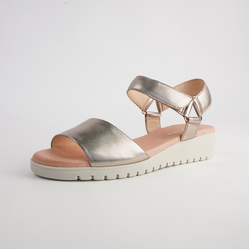 Minne Champagne/ Almond Sole Leather Sandals