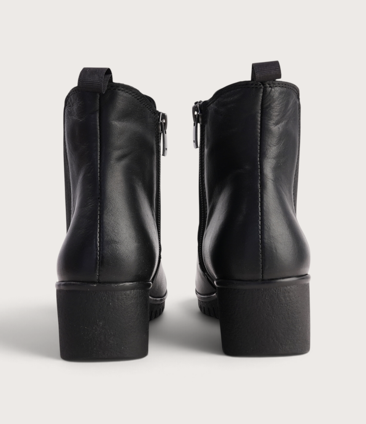 Fox Black Leather Ankle Boots - SALA | Shouz