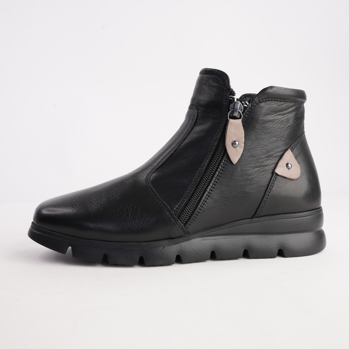 Eddie Black Leather Ankle Boots - SALA | Shouz
