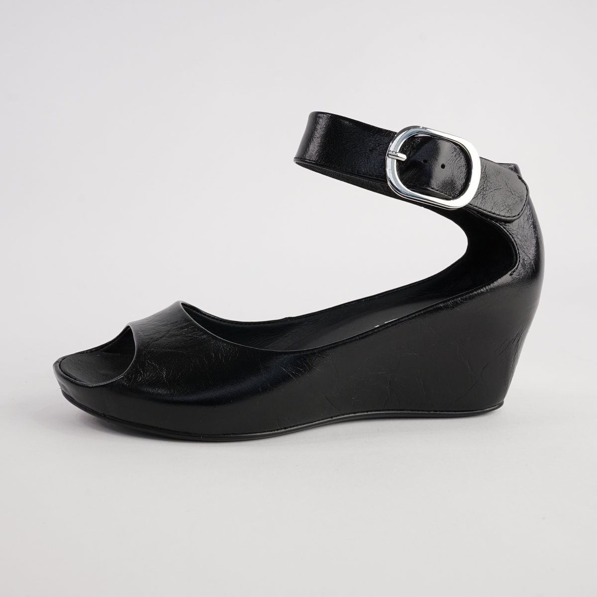 Sangria Black Leather Wedges - BRESLEY | Shouz