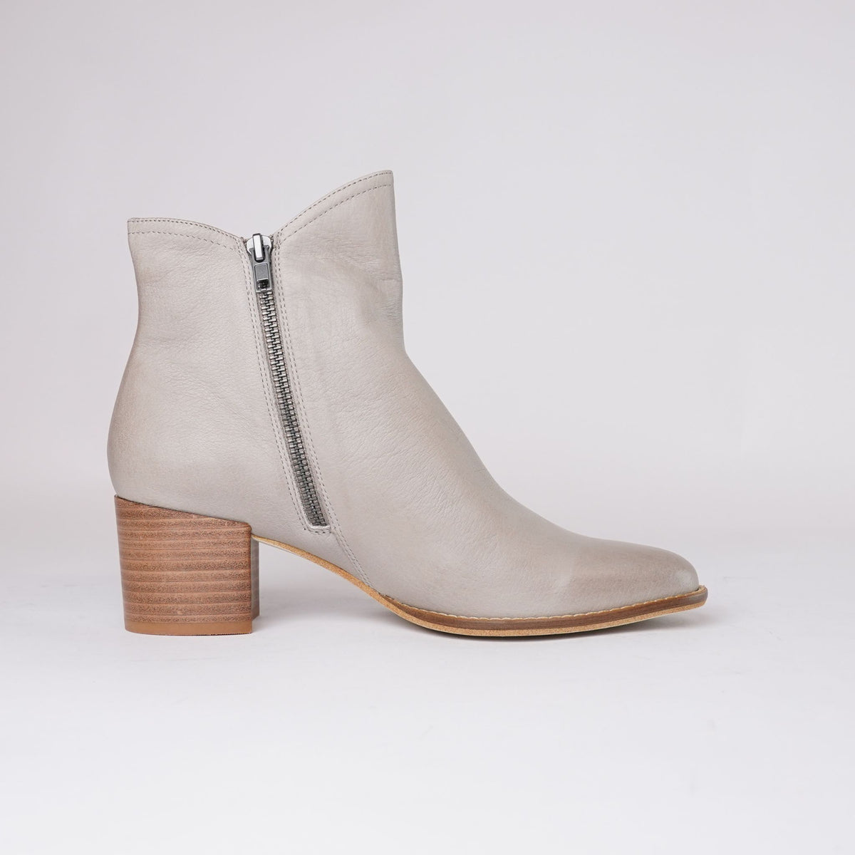 Mockas Taupe Leather Ankle Boots - DJANGO AND JULIETTE | Shouz