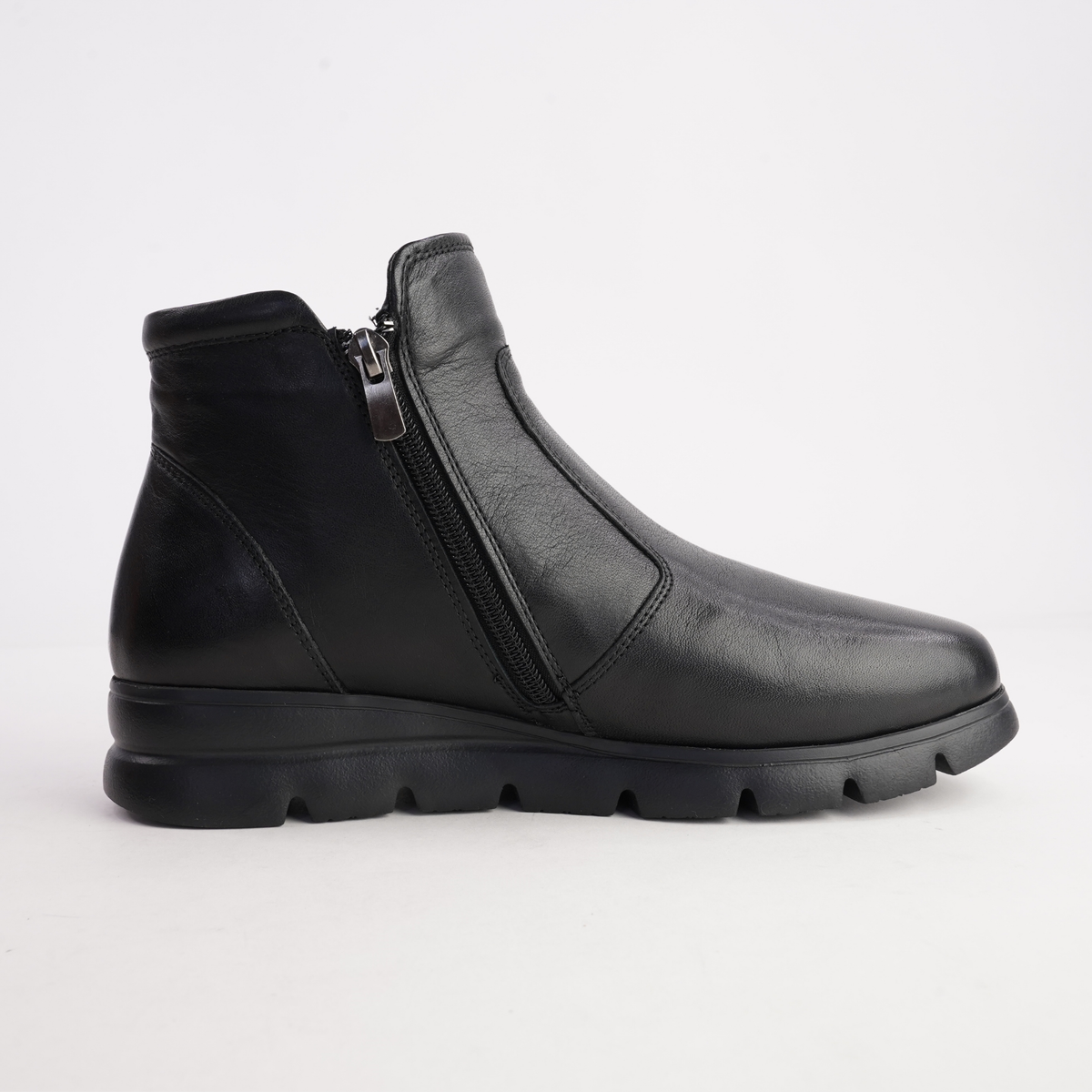 Eddie Black Leather Ankle Boots - SALA | Shouz