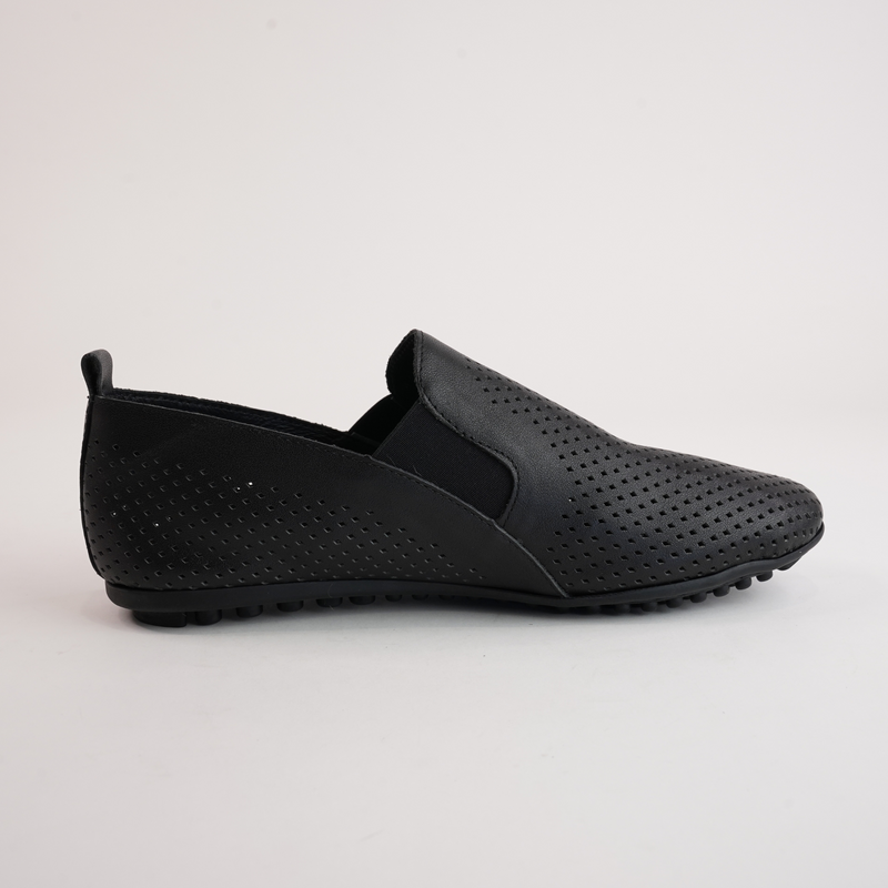 Bescara Black Leather Flats