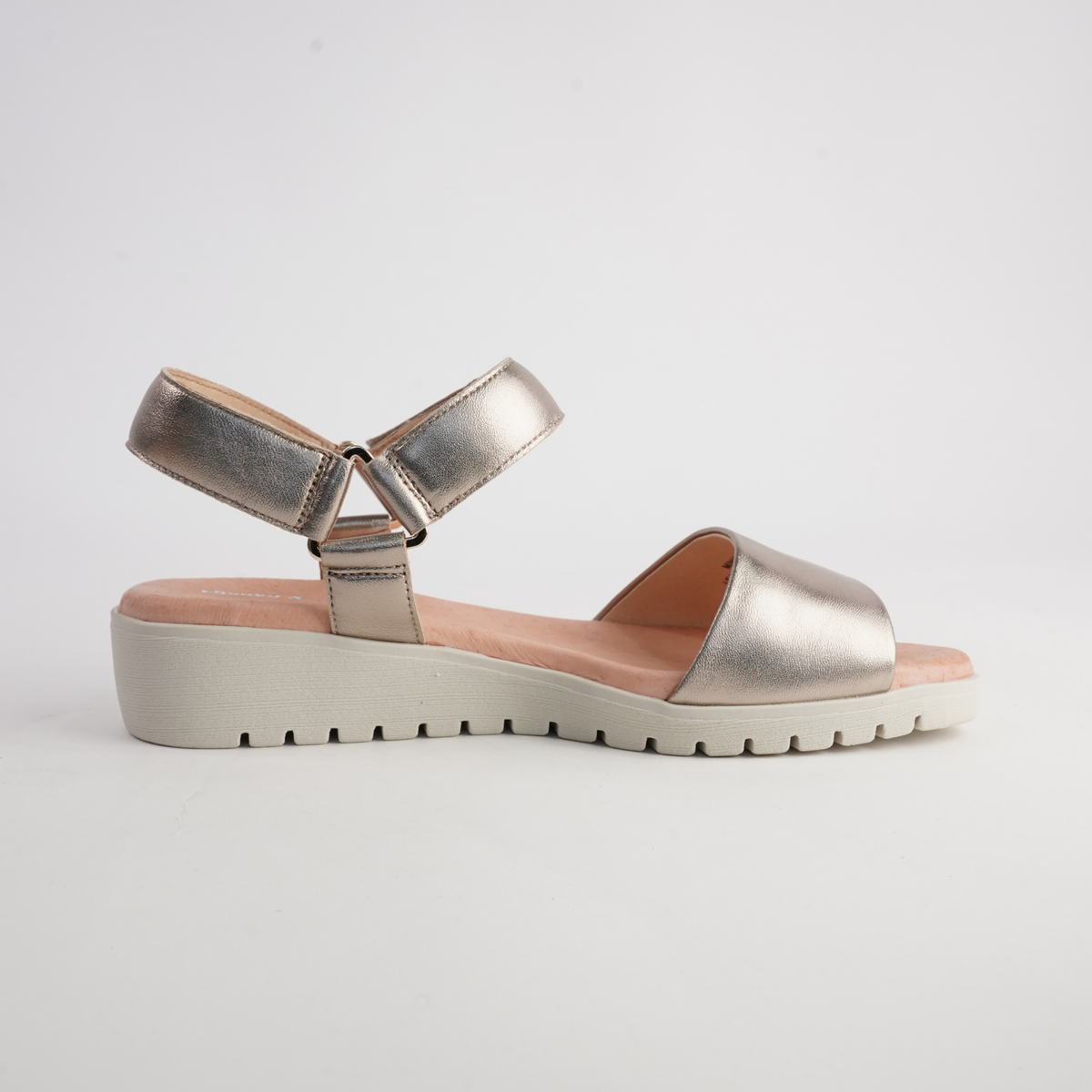 Minne Champagne/ Almond Sole Leather Sandals - DJANGO AND JULIETTE | Shouz