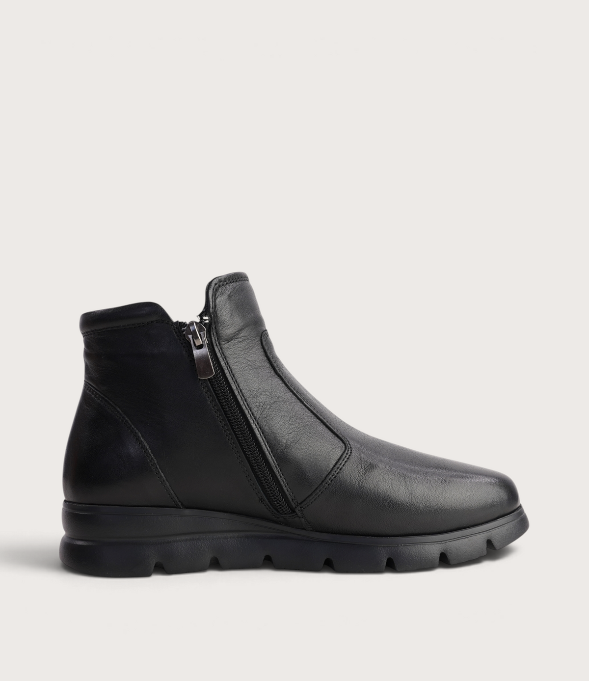 Eddie Black Leather Ankle Boots - SALA | Shouz