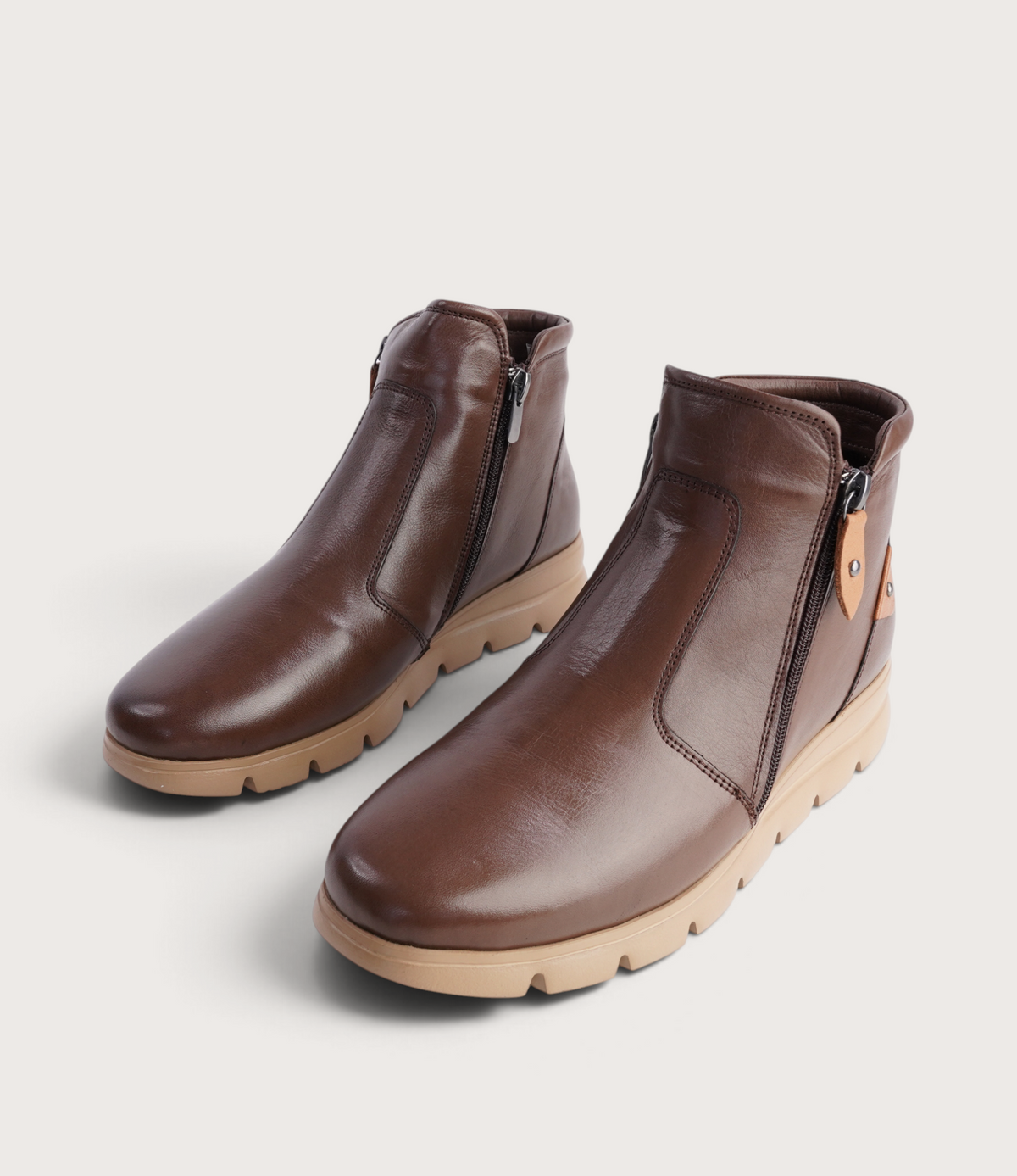 Eddie Praline Leather Ankle Boots - SALA | Shouz