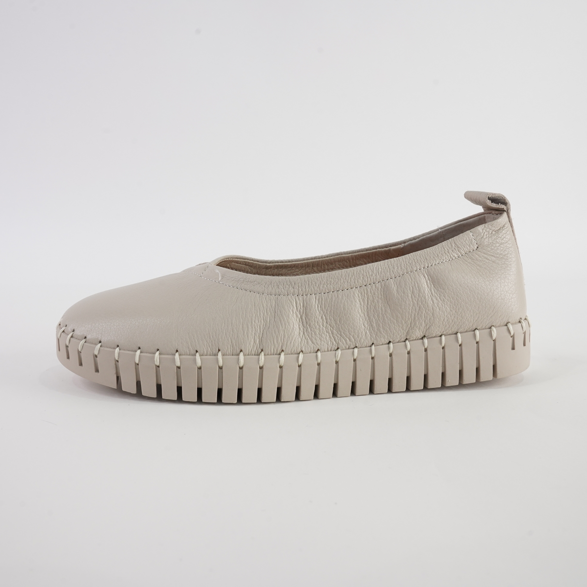 Heaton Almond Ballet Flats - DJANGO AND JULIETTE | Shouz