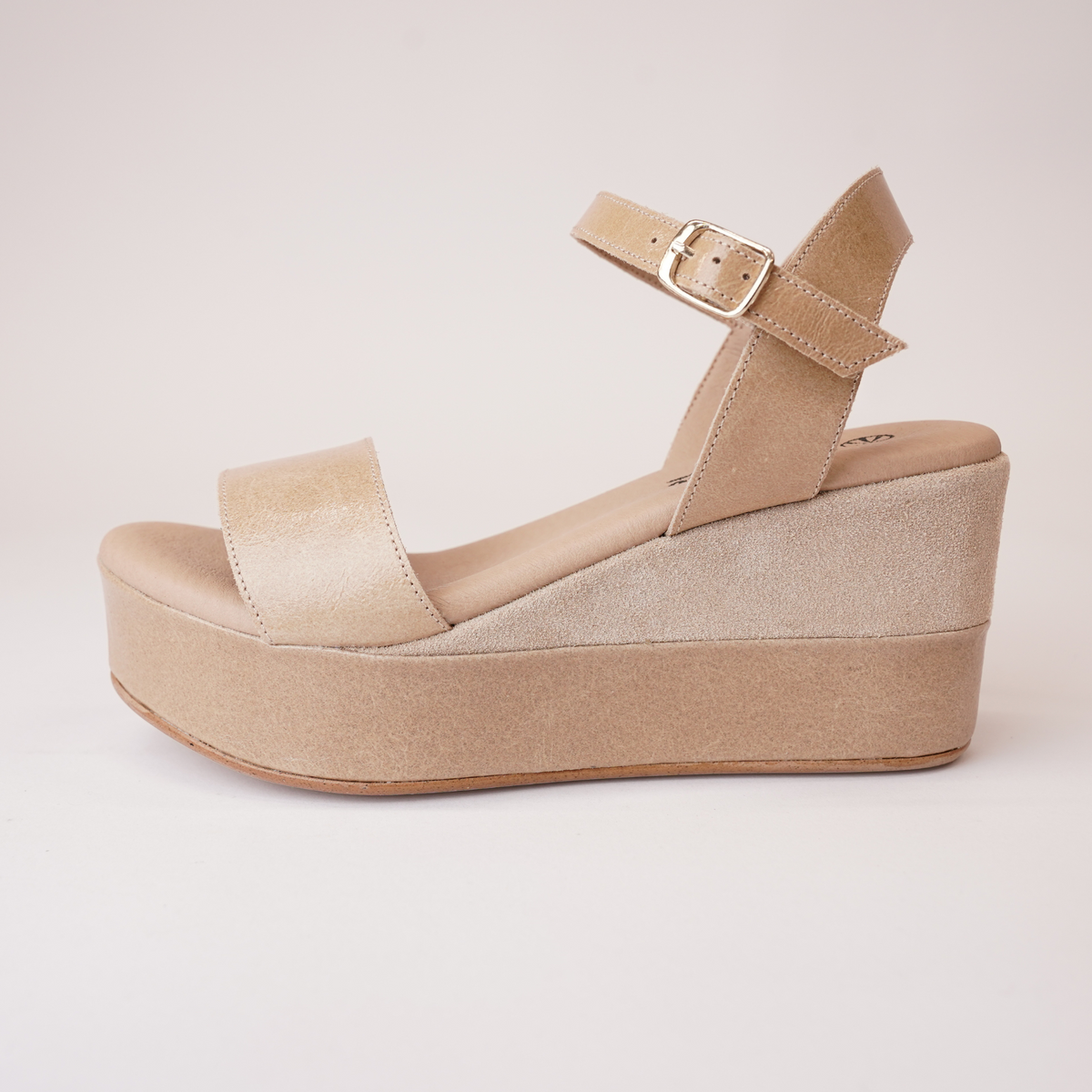 009-cres-138 Sand Patent/ Suede Leather Wedges