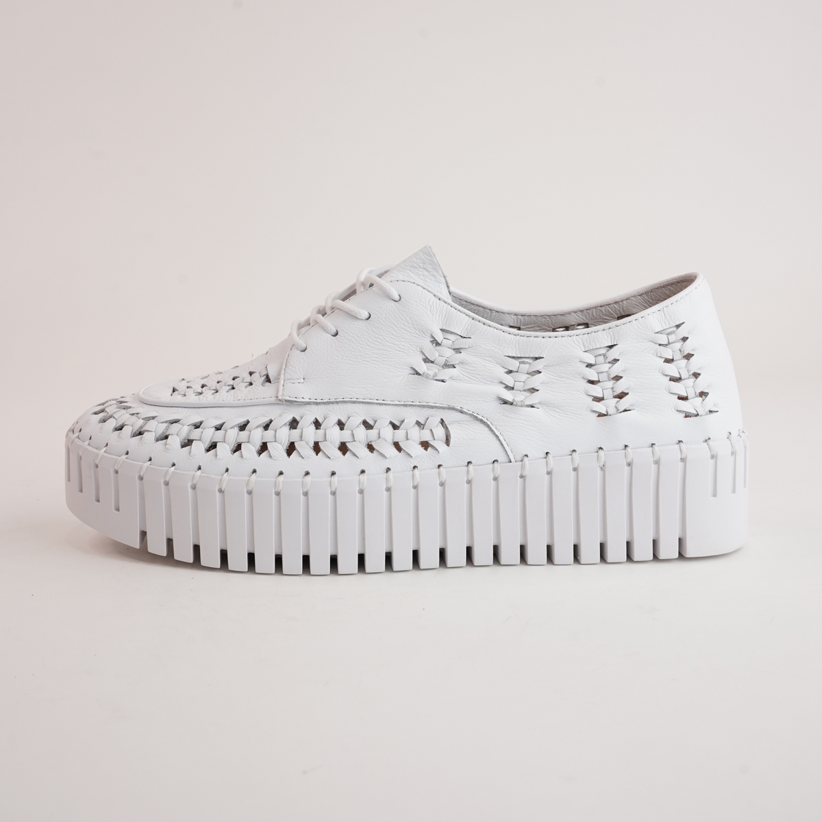 Brodies White Leather Sneakers - DJANGO AND JULIETTE | Shouz