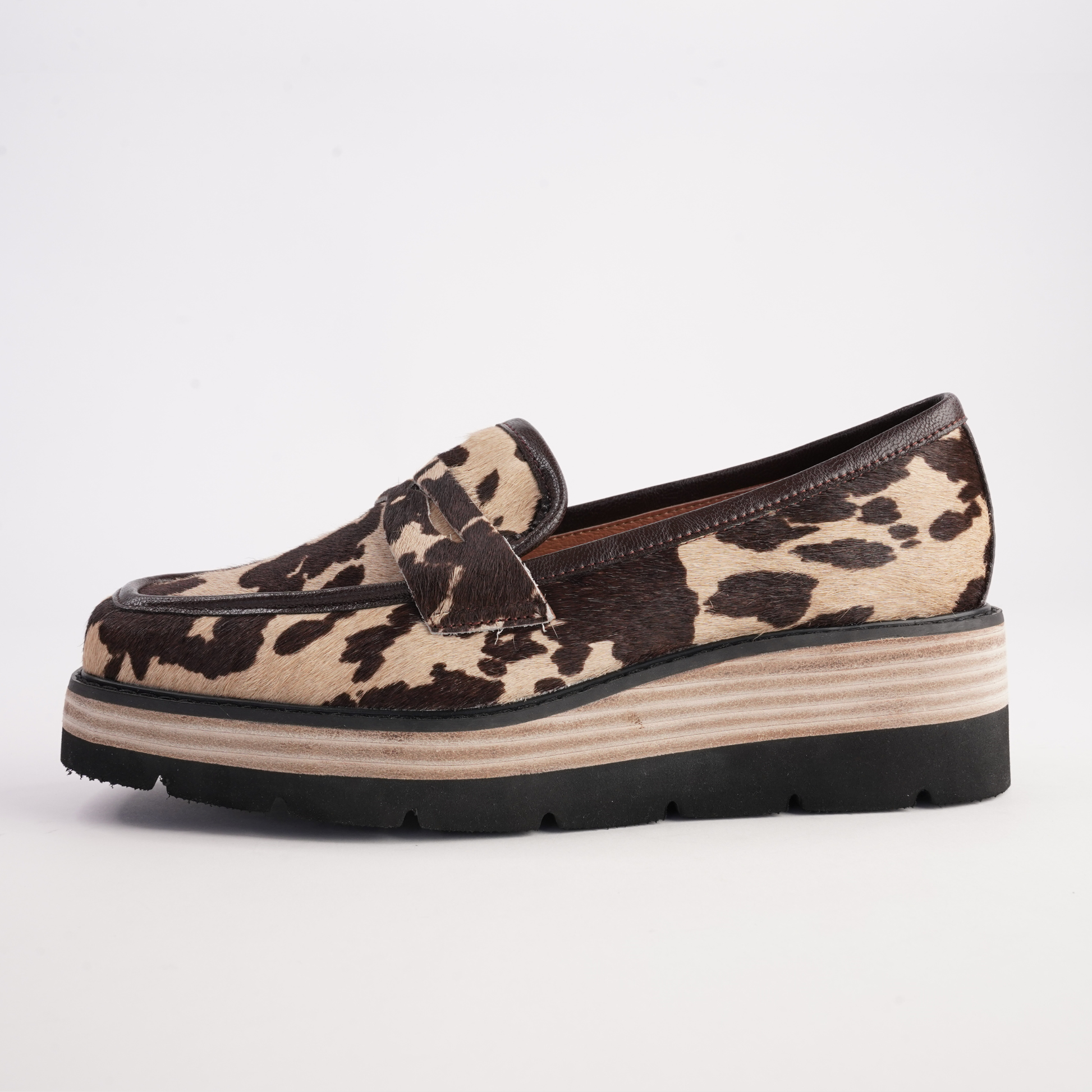 Paella Café Cow Leather Loafers