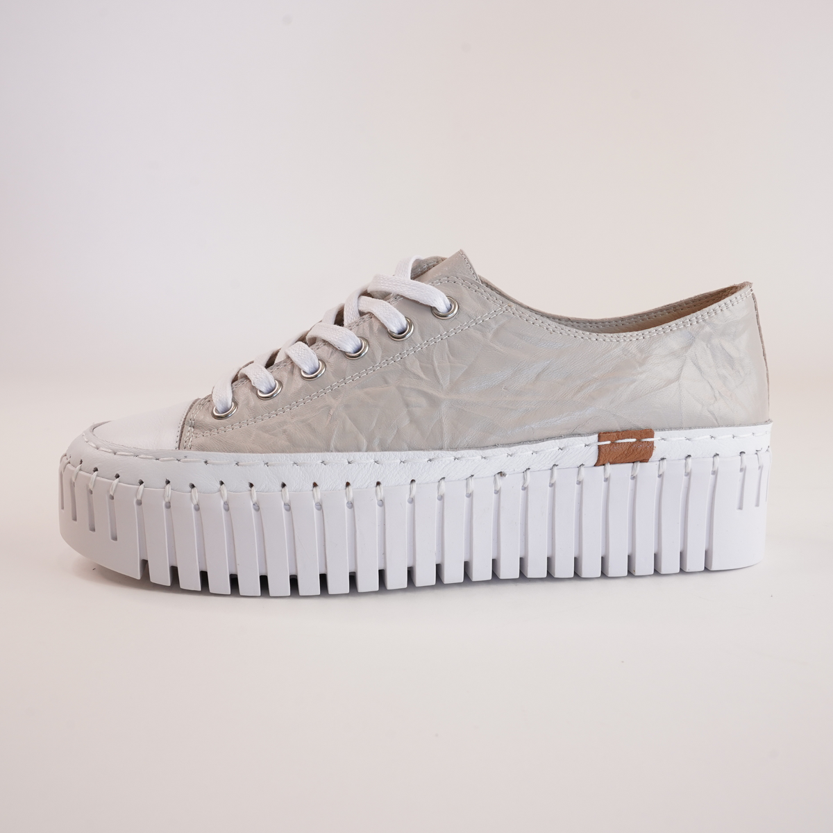 Baselo White/ Almond Leather Sneakers - DJANGO AND JULIETTE | Shouz