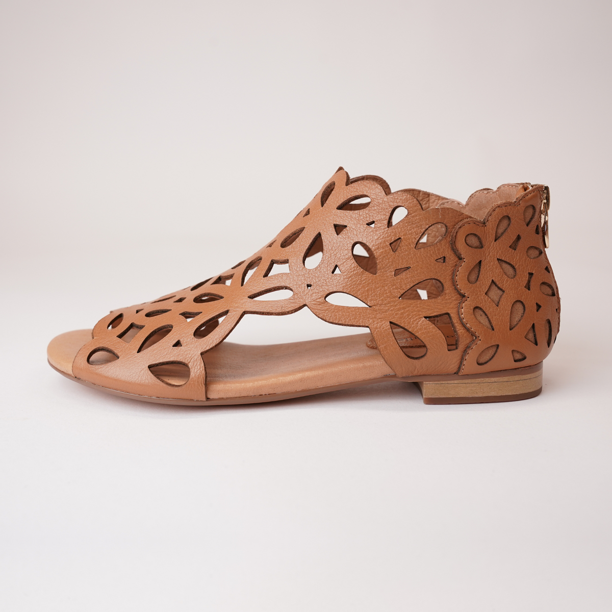 Pietro Tan Leather Sandals - DJANGO AND JULIETTE | Shouz