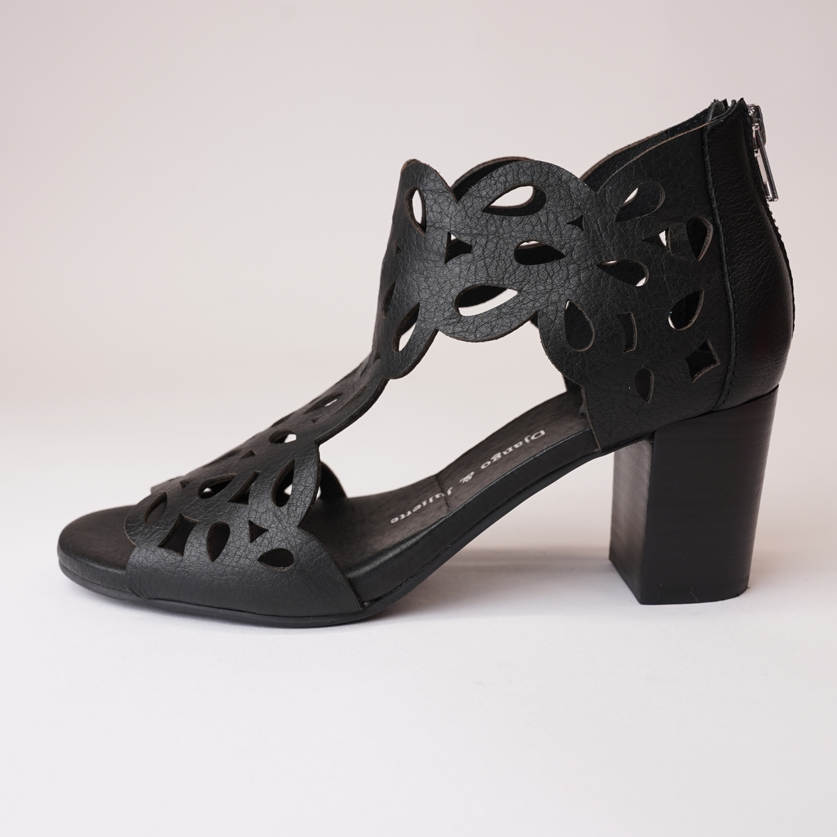Saroja Black Leather Heels - DJANGO AND JULIETTE | Shouz