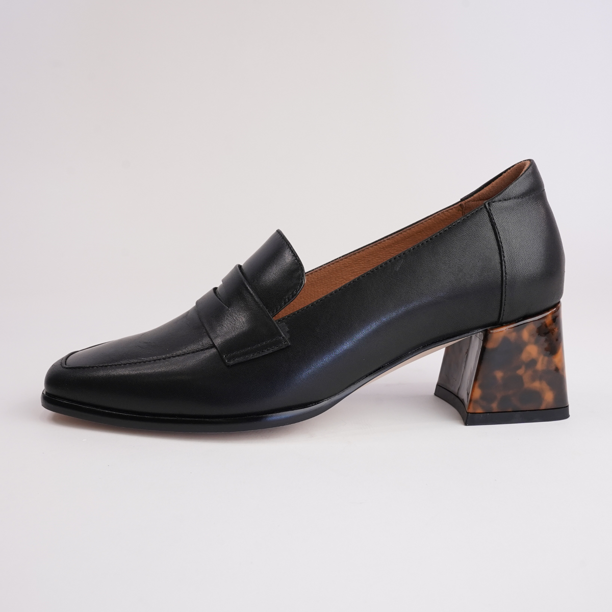 Pavon Black Leather Heeled Loafers - BRESLEY | Shouz