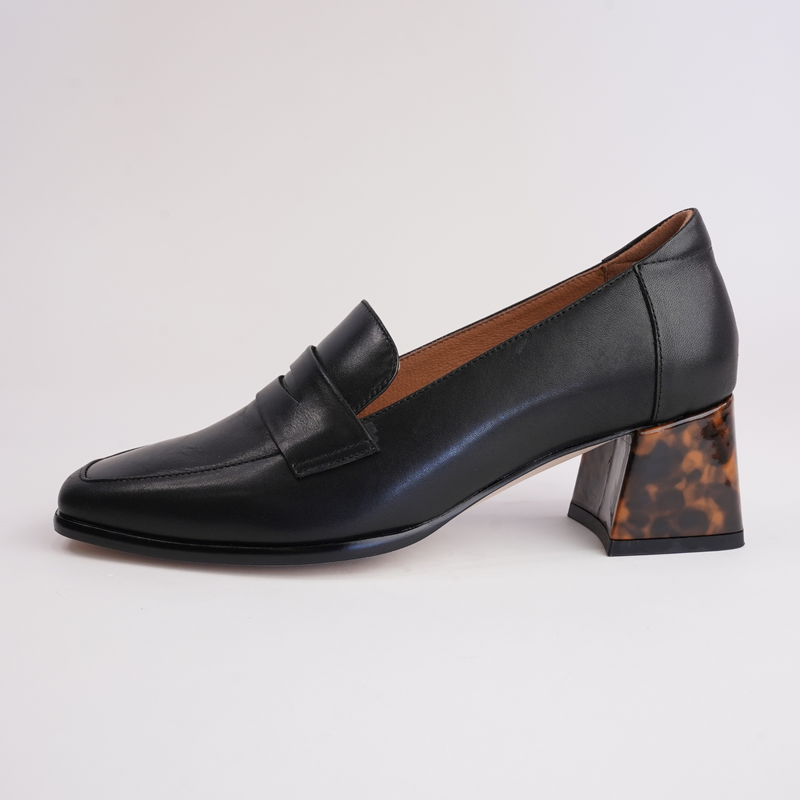 Pavon Black Leather Heeled Loafers