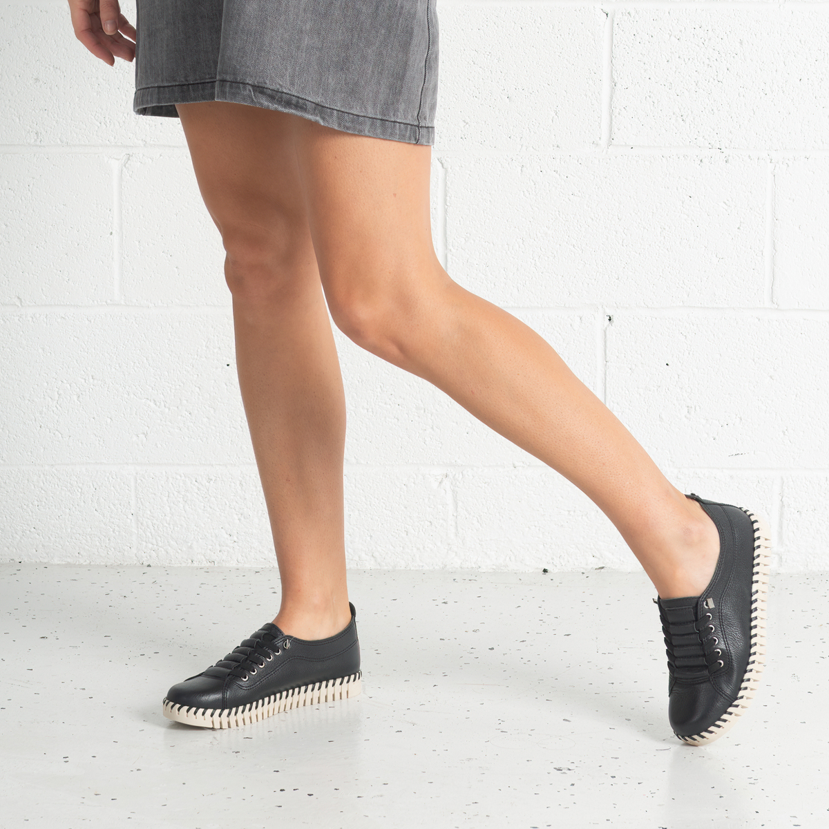 Sonia Black Leather Sneakers