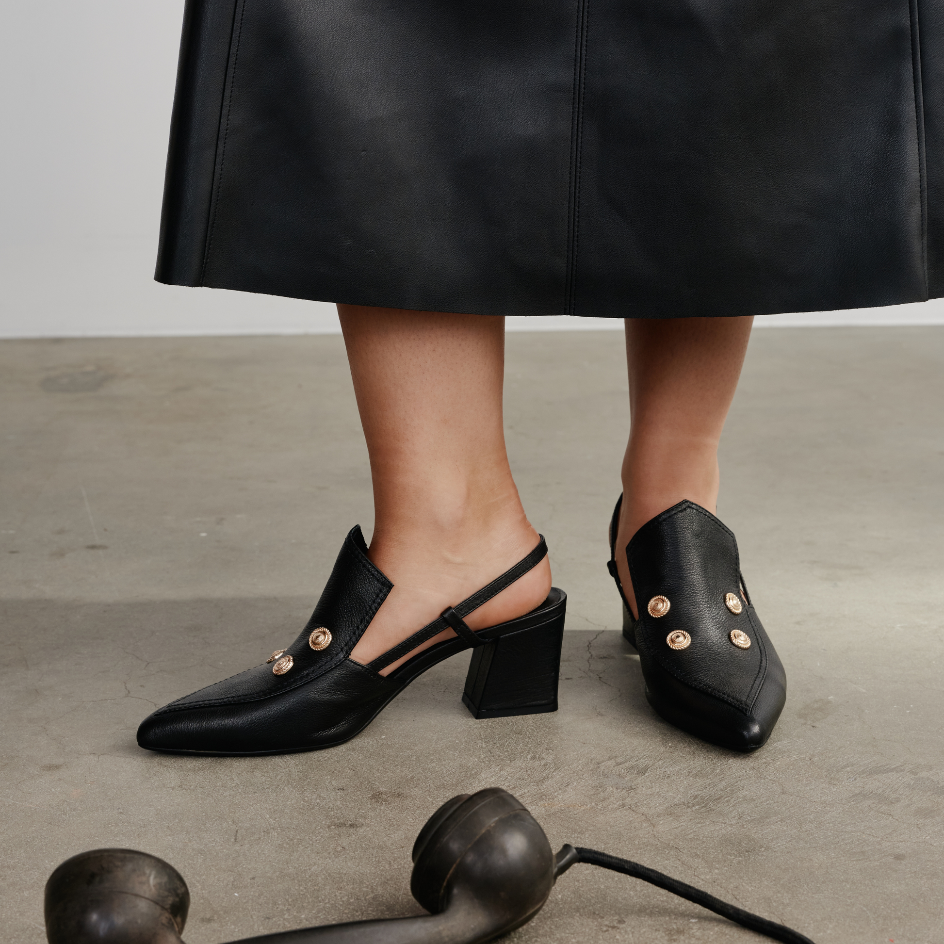 Millso Black Leather Heels - DJANGO AND JULIETTE | Shouz