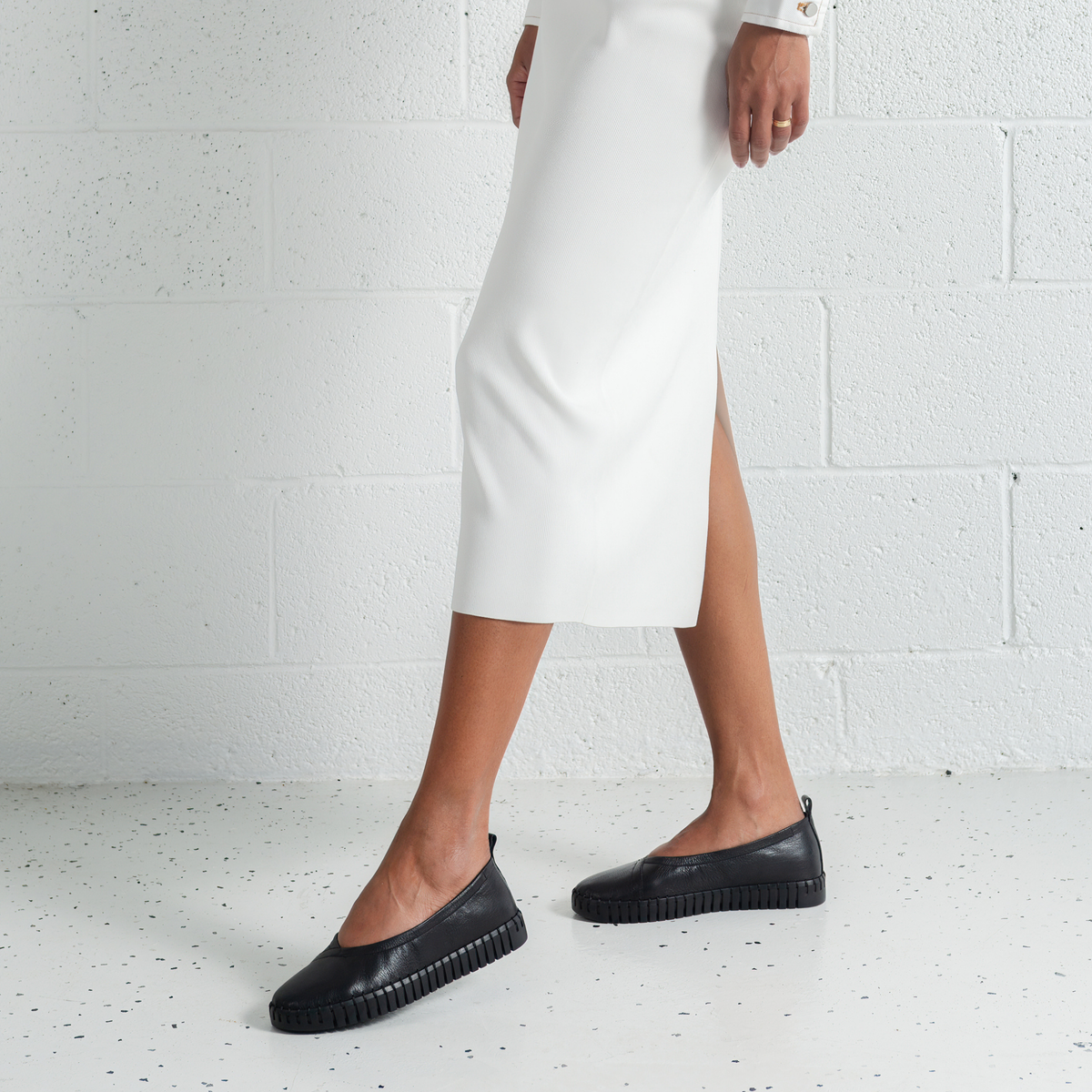 Heaton Black Ballet Flats - DJANGO AND JULIETTE | Shouz