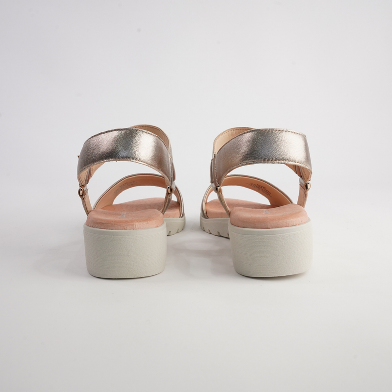Minne Champagne/ Almond Sole Leather Sandals