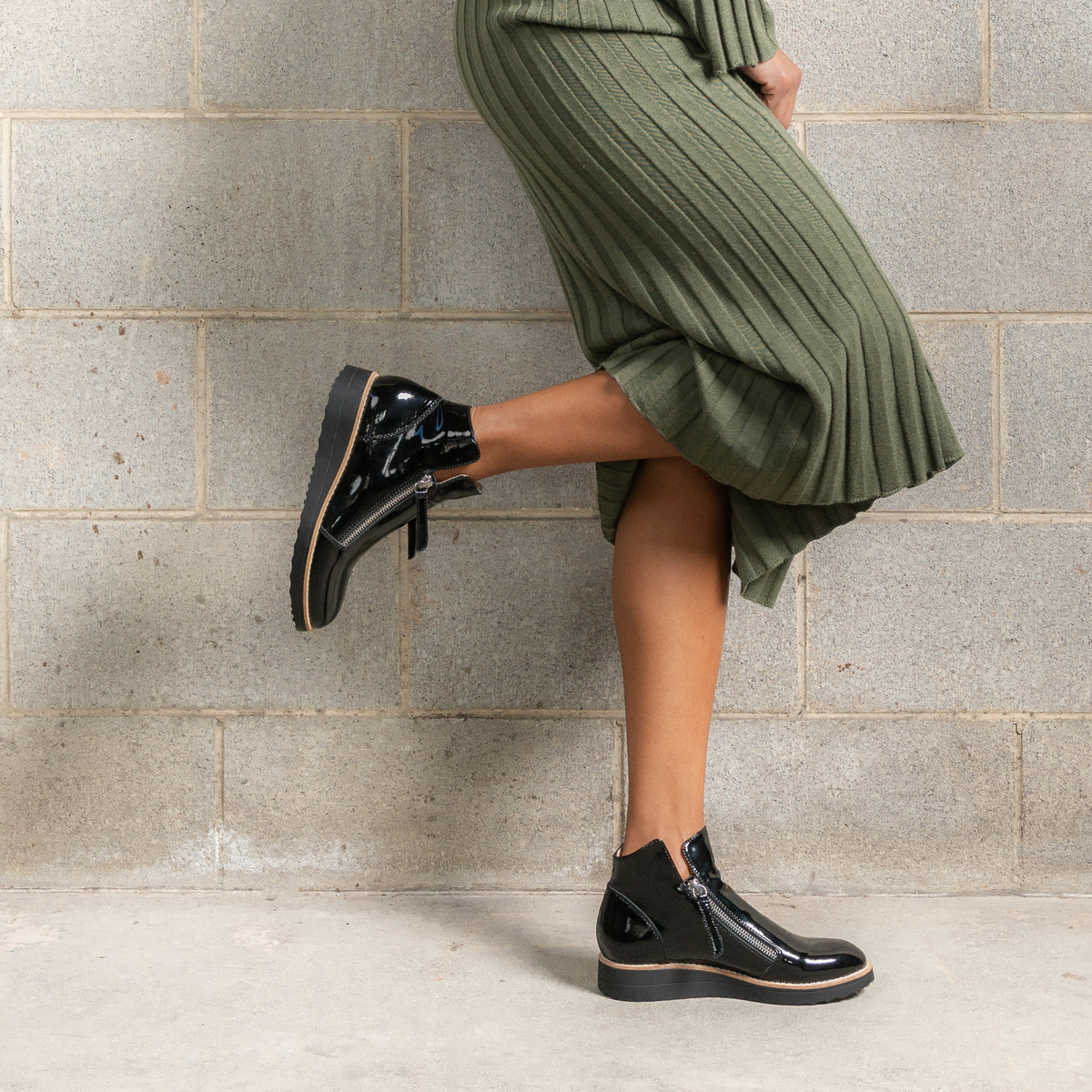 Ohmy Black Patent Leather Ankle Boots - TOP END | Shouz