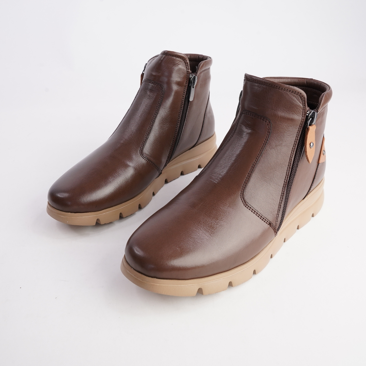 Eddie Praline Leather Ankle Boots - SALA | Shouz