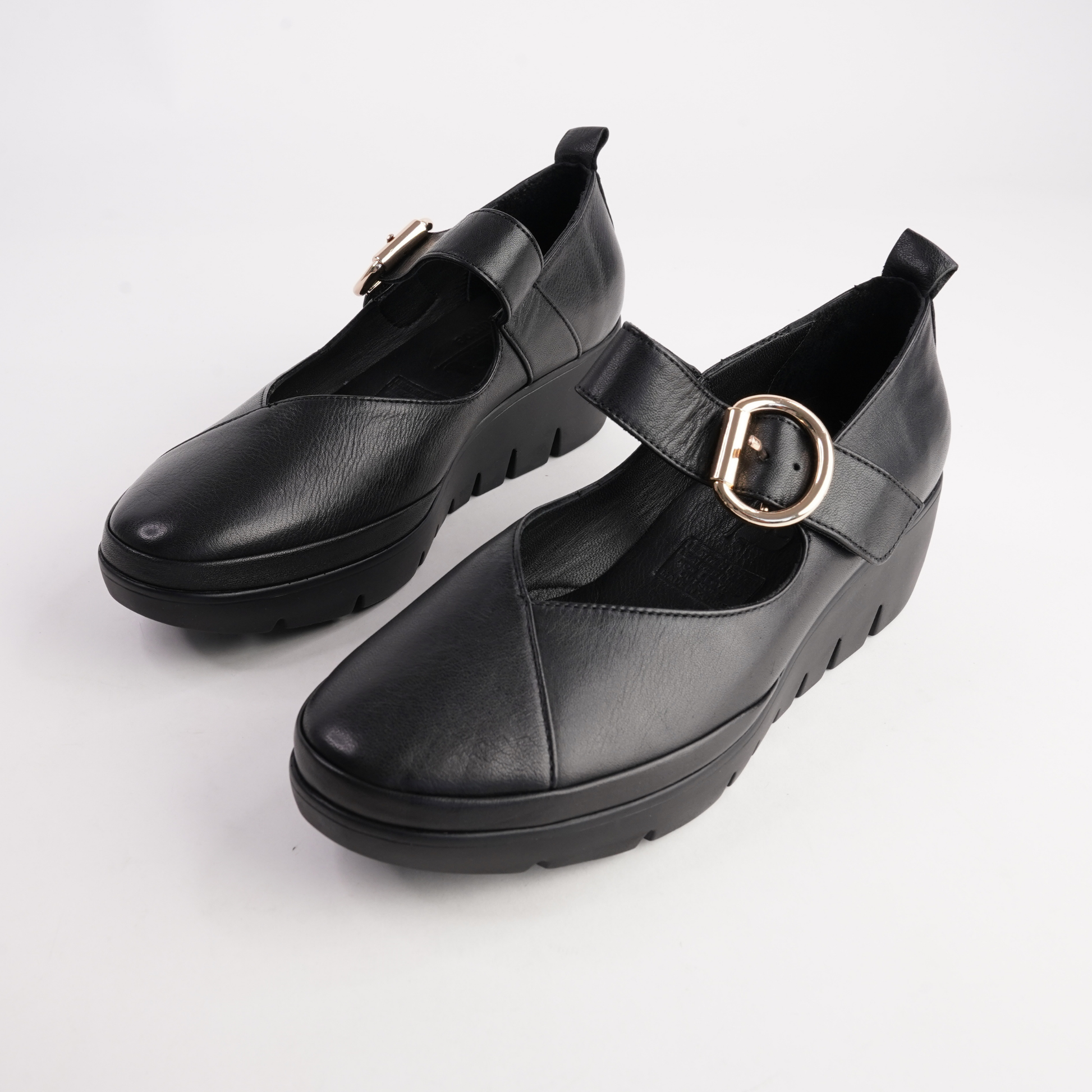 Solo Black Leather Flats - SALA | Shouz
