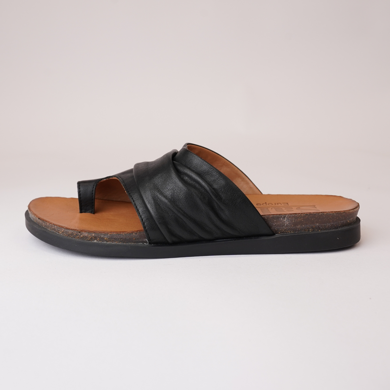 Lulu Black Leather Sandals