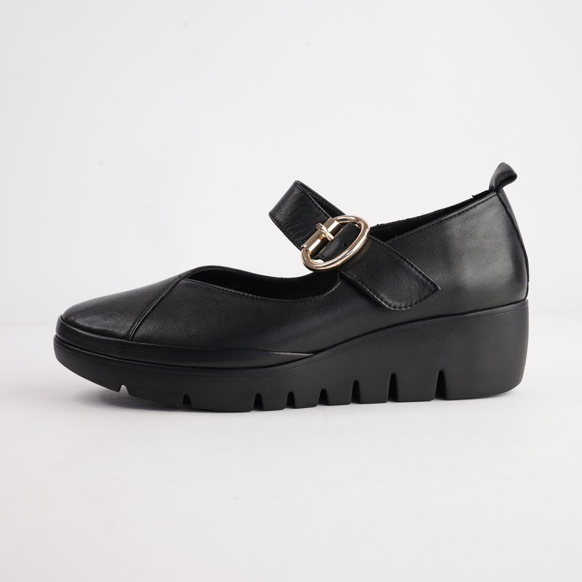 Solo Black Leather Flats - SALA | Shouz
