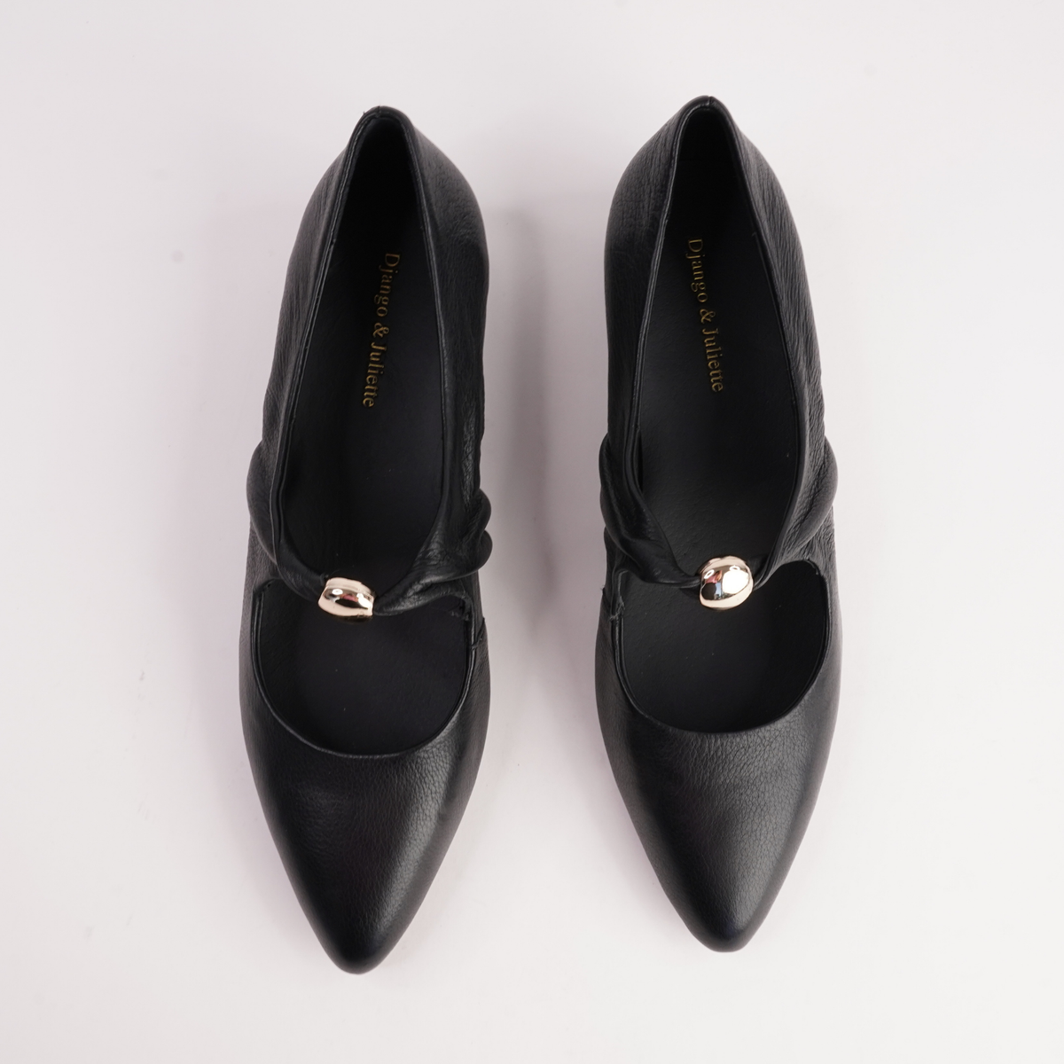 Estrela Black Leather Flats - DJANGO AND JULIETTE | Shouz
