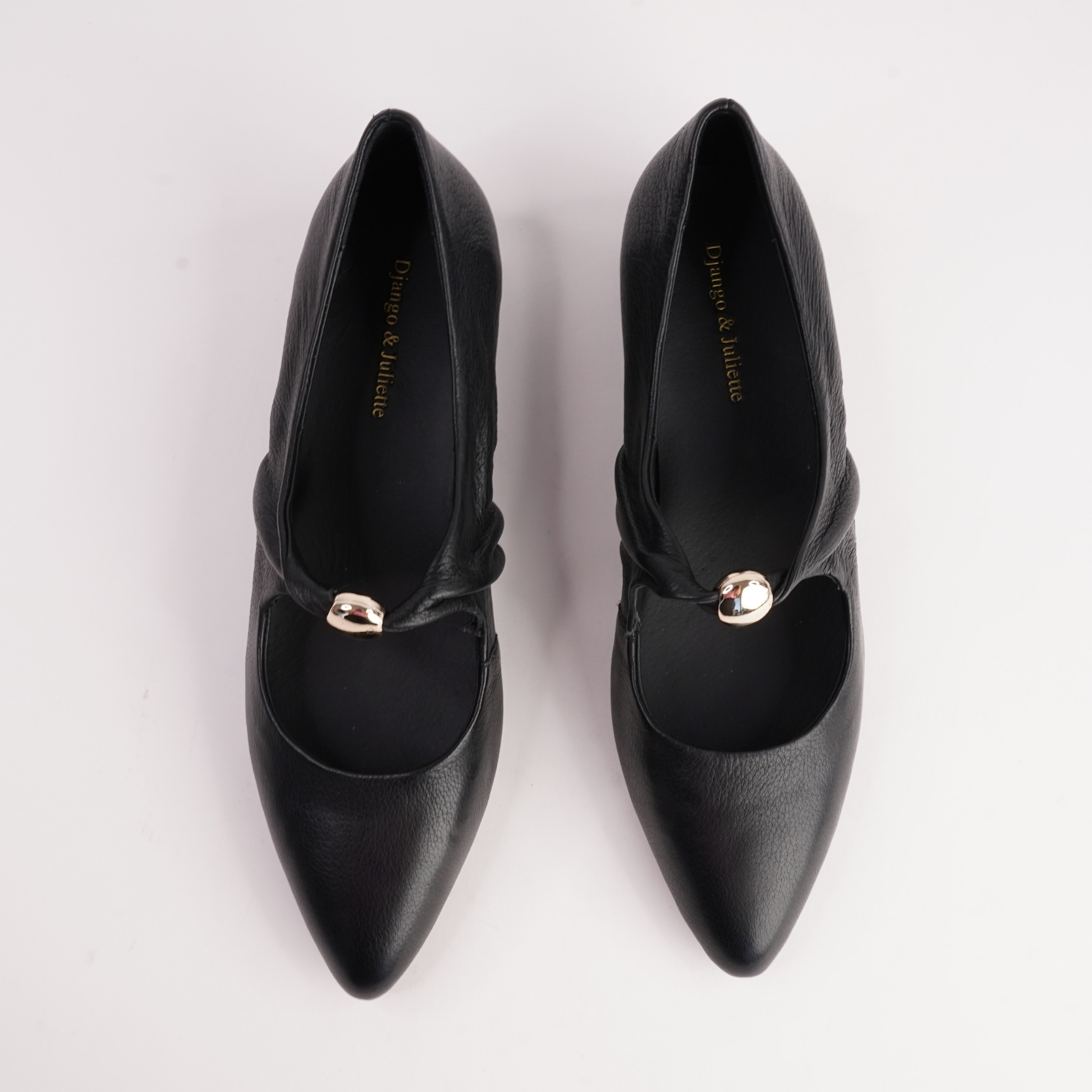 Estrela Black Leather Flats - DJANGO AND JULIETTE | Shouz