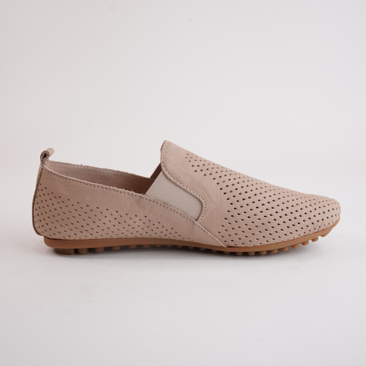 Bescara Cappuccino Leather Flats - DJANGO AND JULIETTE | Shouz