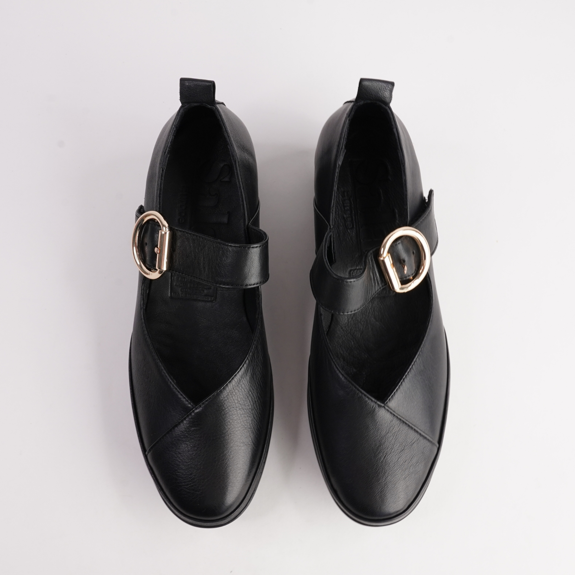 Solo Black Leather Flats - SALA | Shouz