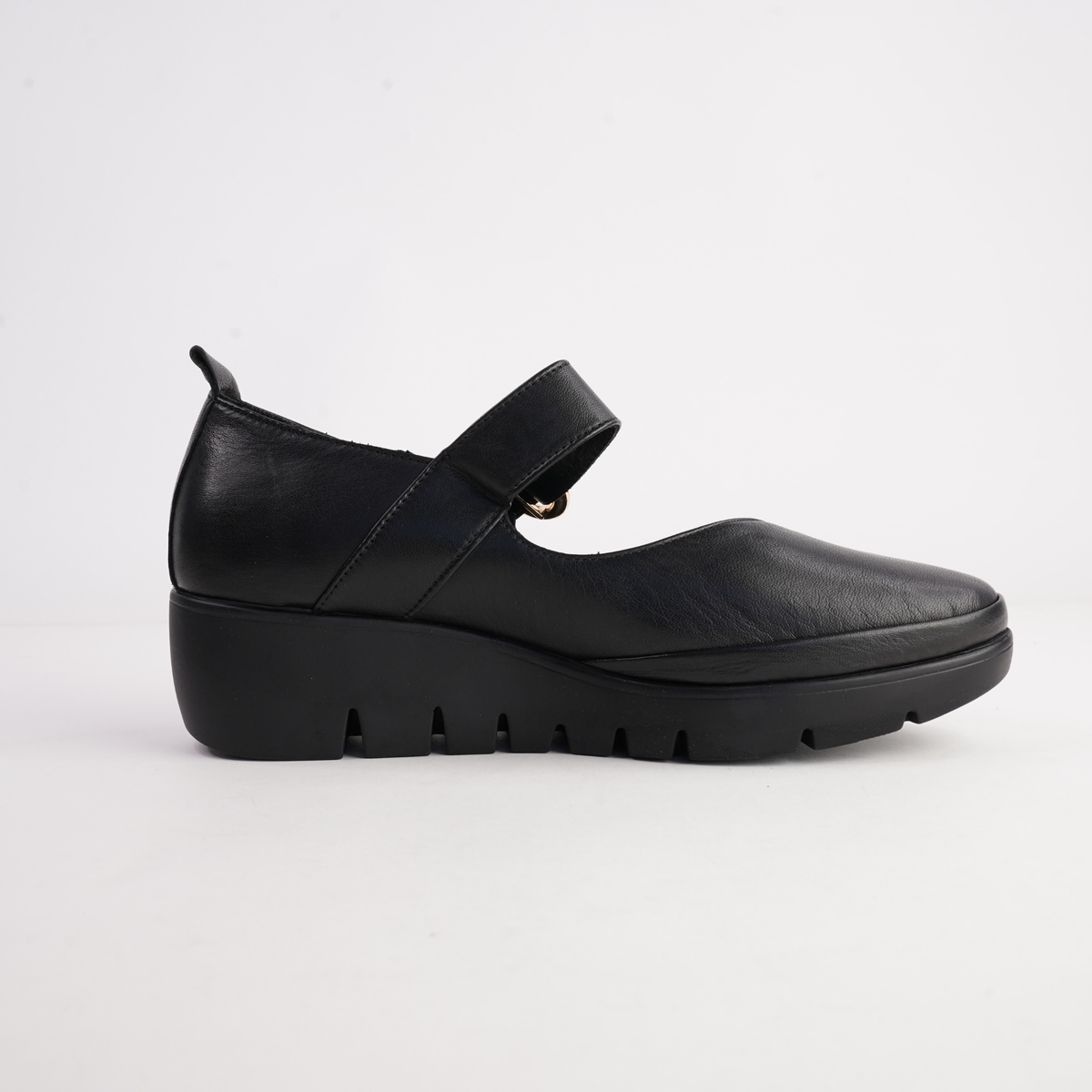 Solo Black Leather Flats - SALA | Shouz