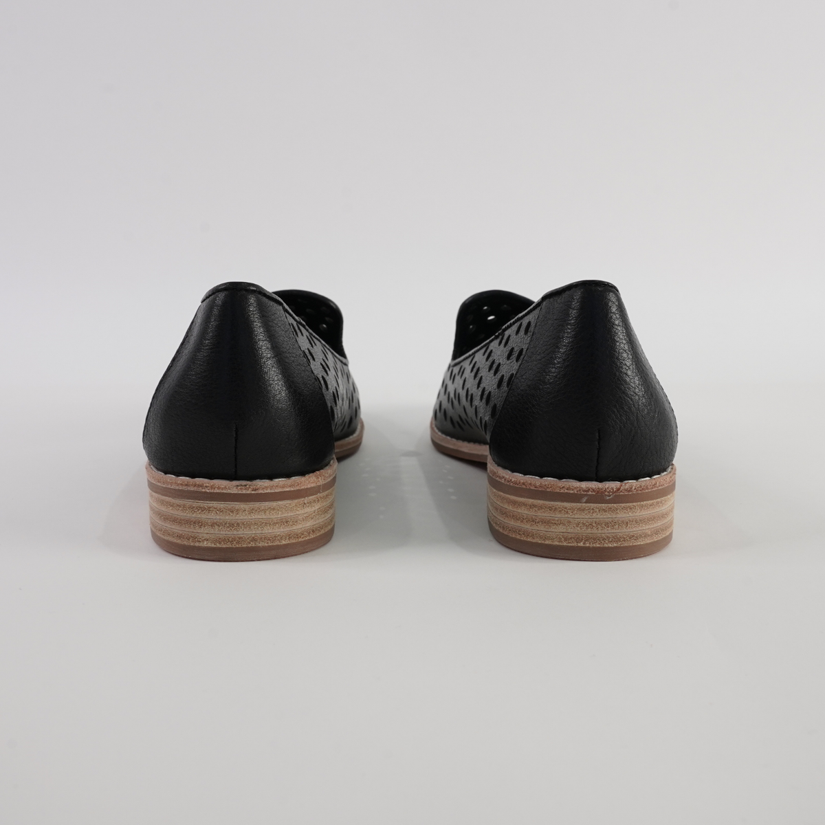 Ariah Black Leather Loafers - DJANGO AND JULIETTE | Shouz