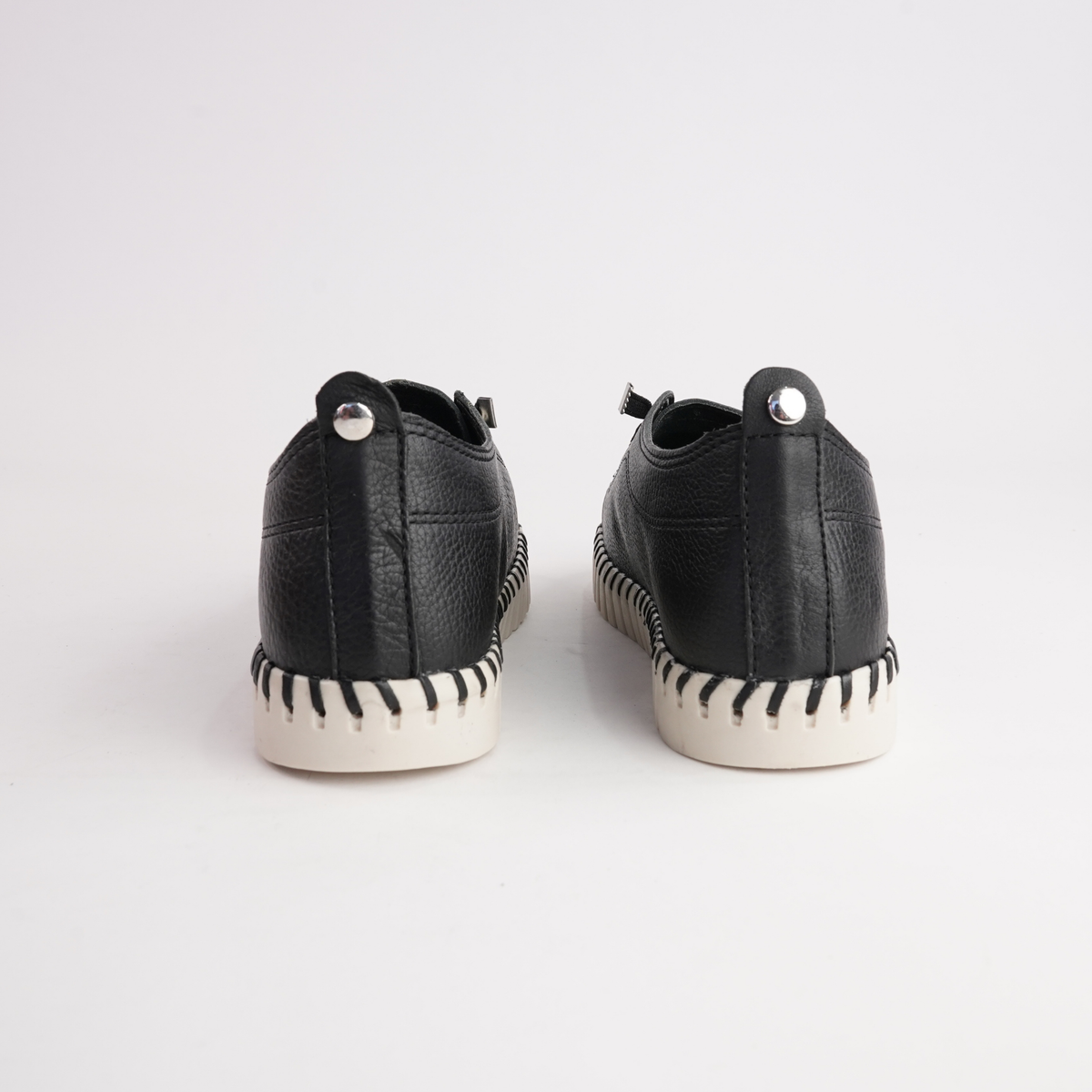 Sonia Black Leather Sneakers - NU BY NEO | Shouz