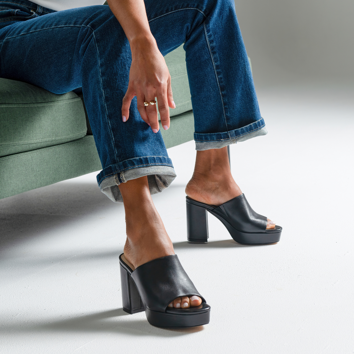 Ordos Black Leather Heels - DJANGO AND JULIETTE | Shouz