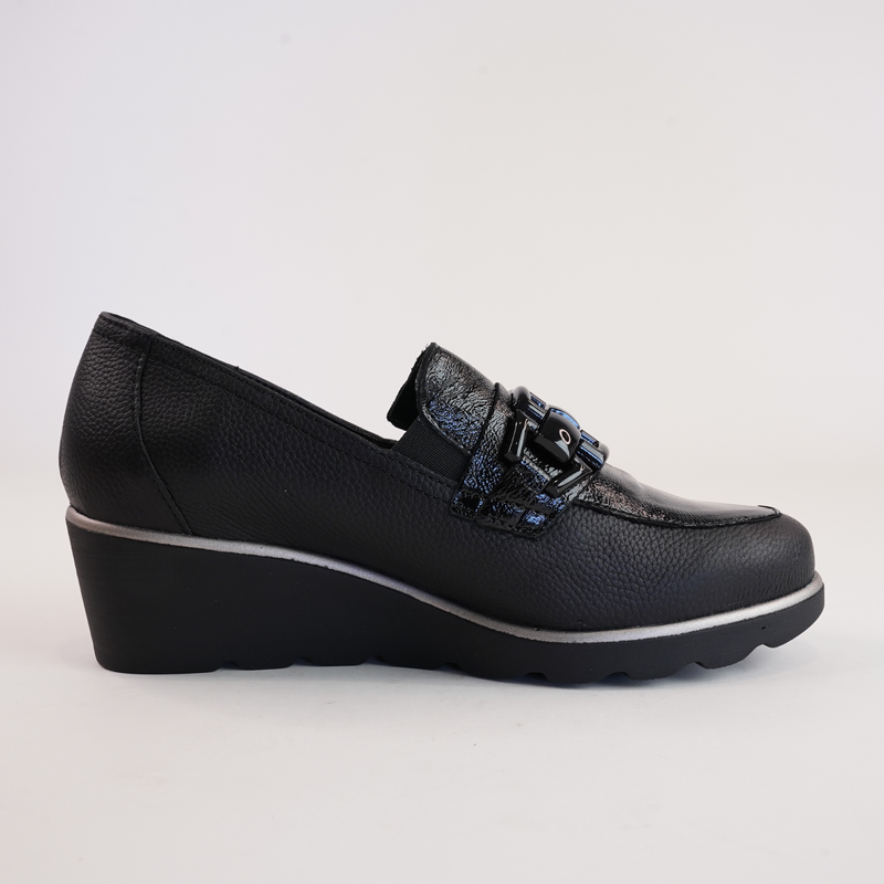 4668 Black Leather/Black Patent Loafers