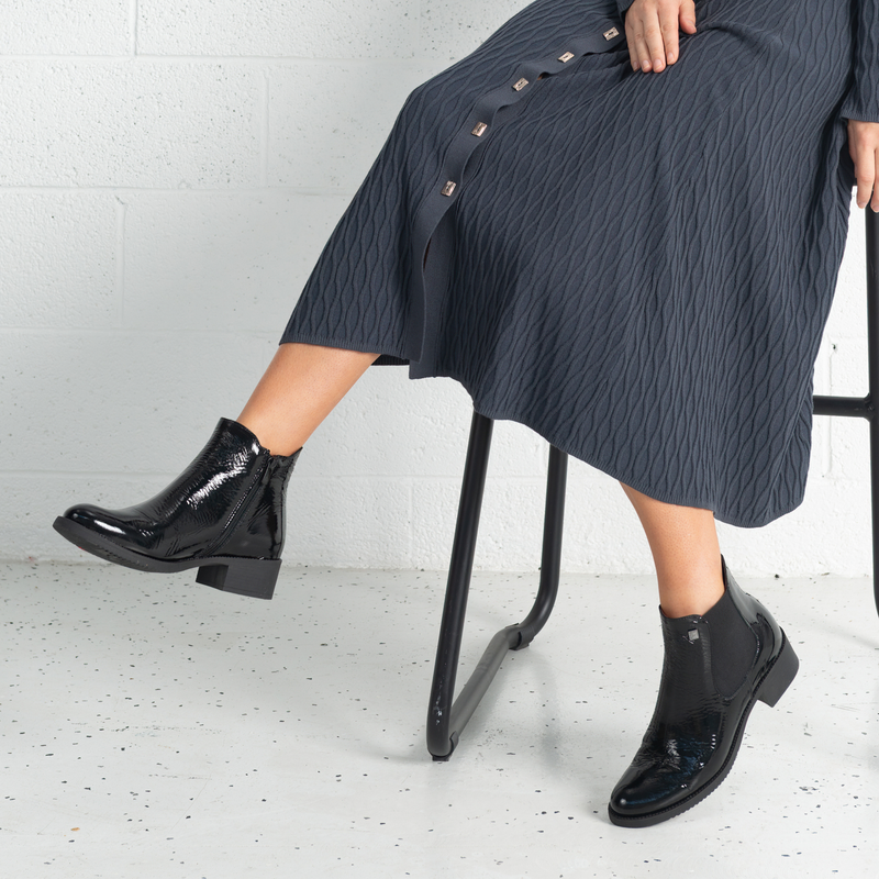 Js-2181 Black Patent Leather Ankle Boots