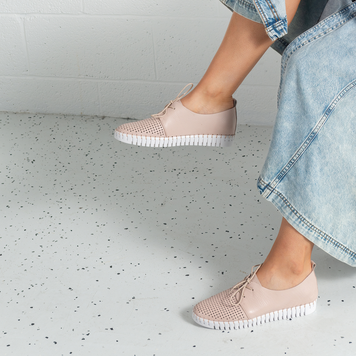 Huston Rose Leather Sneakers - DJANGO AND JULIETTE | Shouz