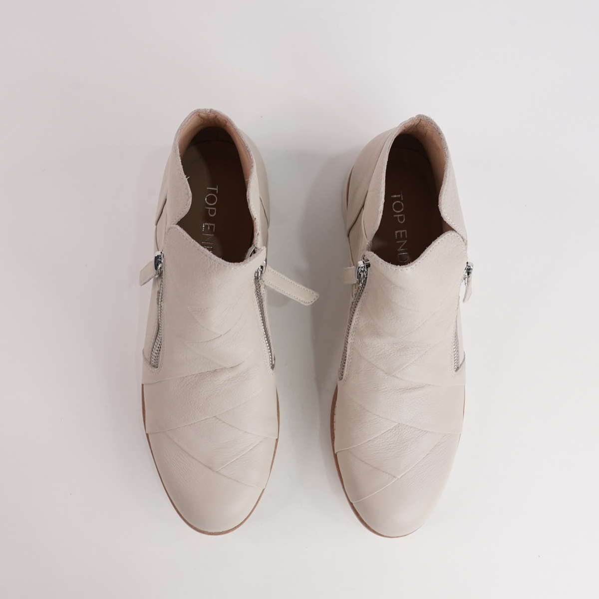 Omeah Vanilla Leather Ankle Boots