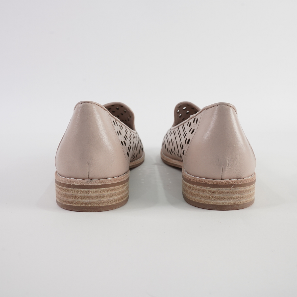 Ariah Nude Leather Loafers - DJANGO AND JULIETTE | Shouz