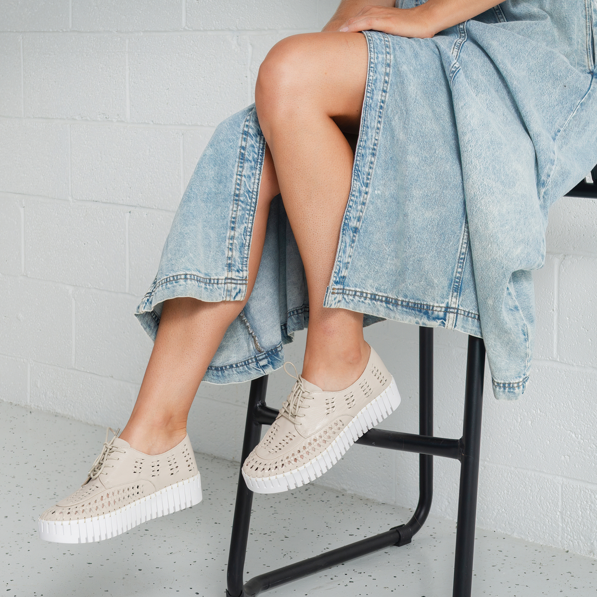 Brodies Almond Leather Sneakers