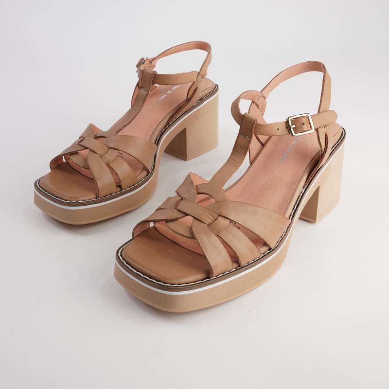 Jerseys Tan Leather Heels