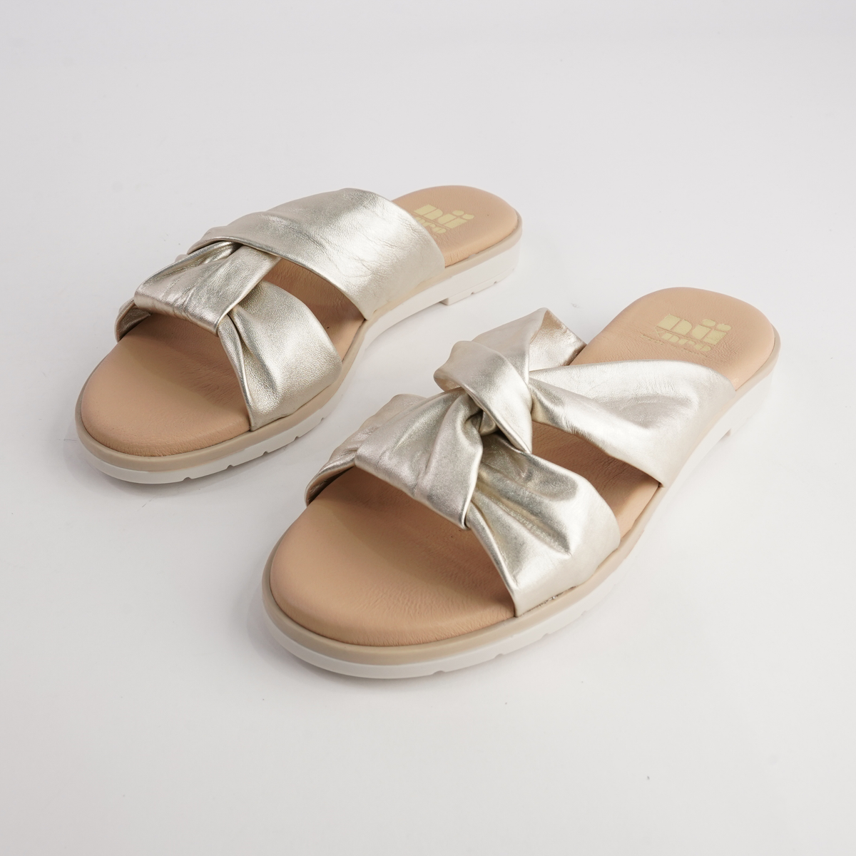 Winona Platino Leather Slides - NU BY NEO | Shouz