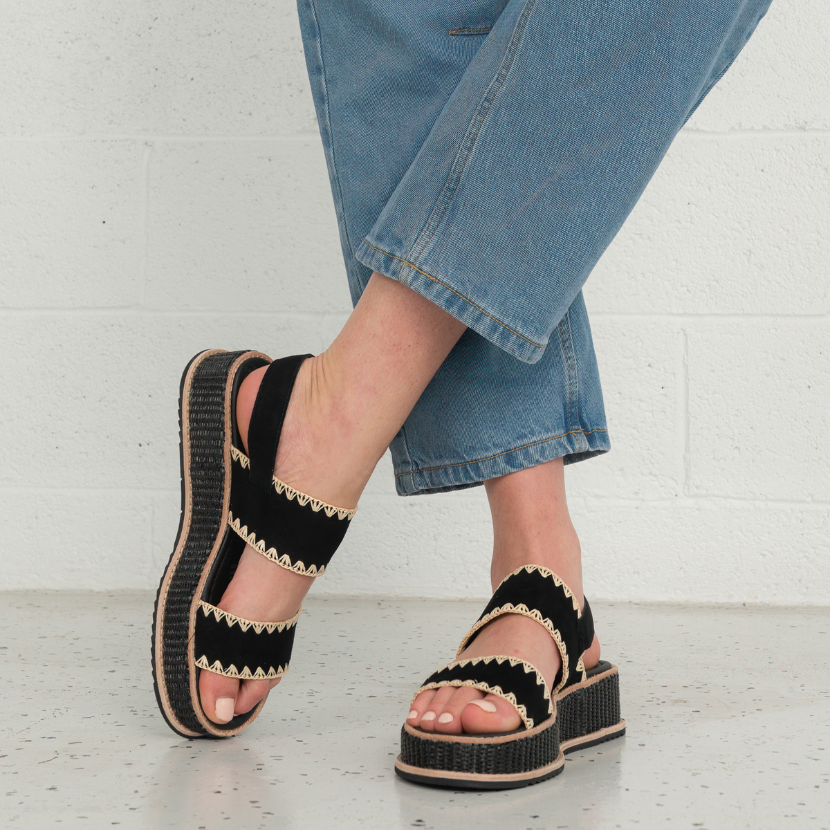 Vera Black Suede Sandals - DJANGO AND JULIETTE | Shouz