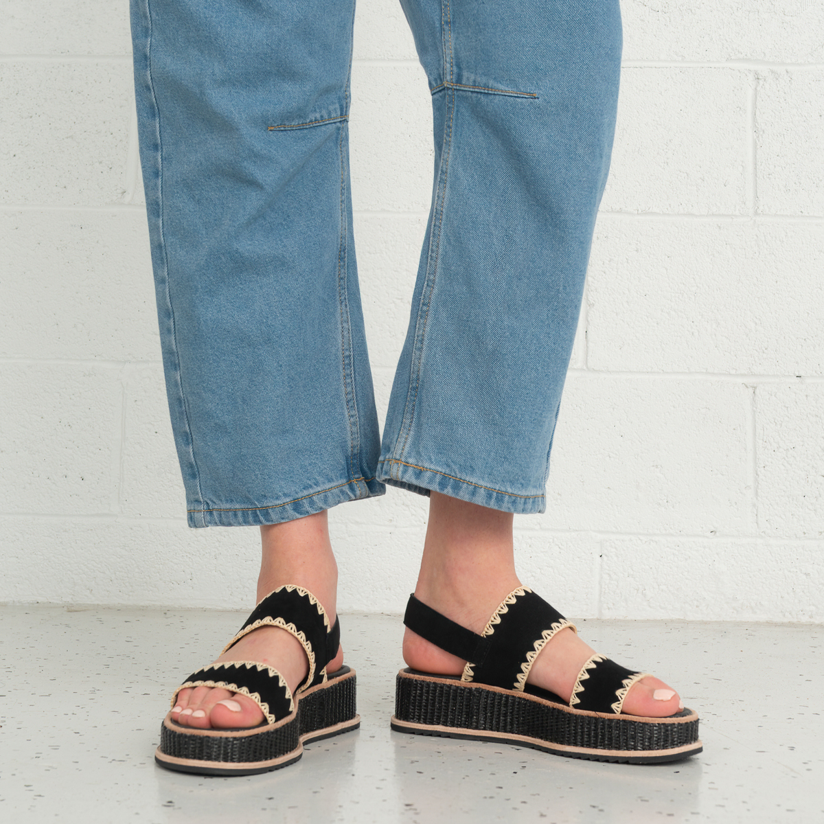 Vera Black Suede Sandals - DJANGO AND JULIETTE | Shouz