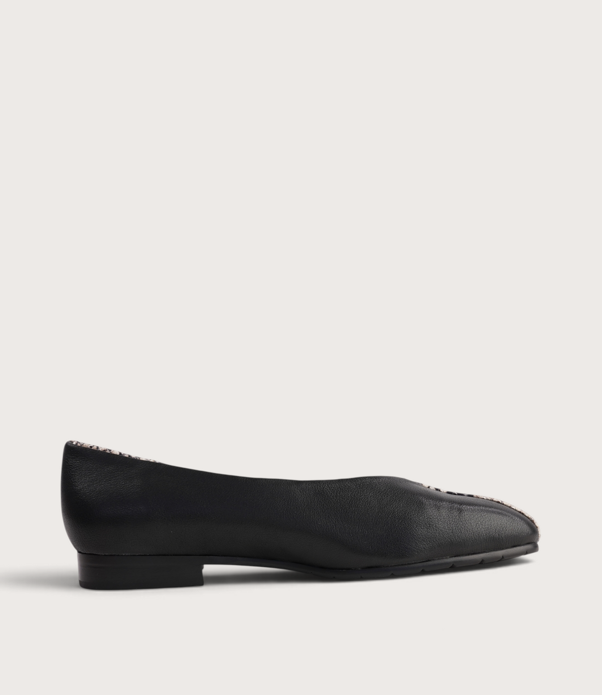 Paydes Black White Snake/ Black Leather Flats