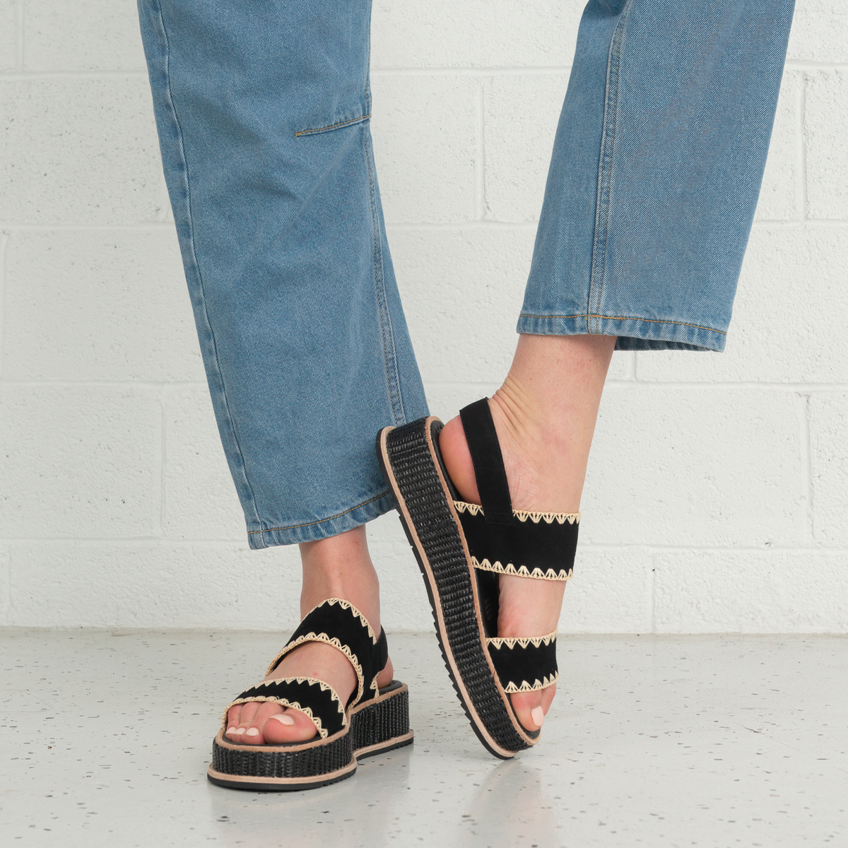 Vera Black Suede Sandals - DJANGO AND JULIETTE | Shouz