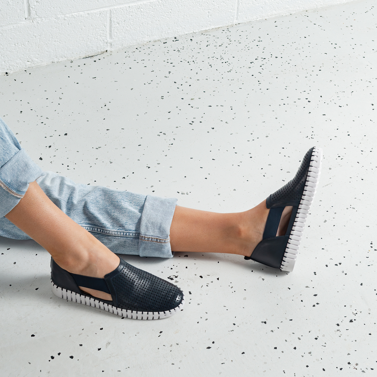 Habiki Navy/ White Leather Sneakers - DJANGO AND JULIETTE | Shouz